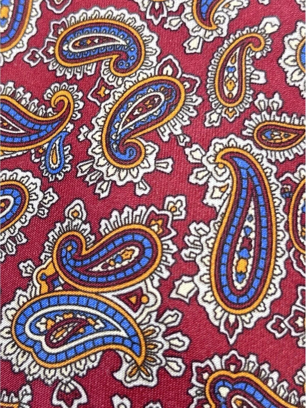 Van Heusen Tie Paisley  Classic Red Retro 3.5 X 56  T108 Silk Poly